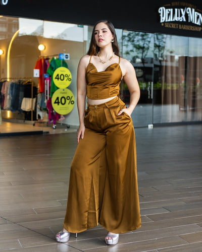 Conjunto satinado top y pantalón tipo corset - Be Fashion Store