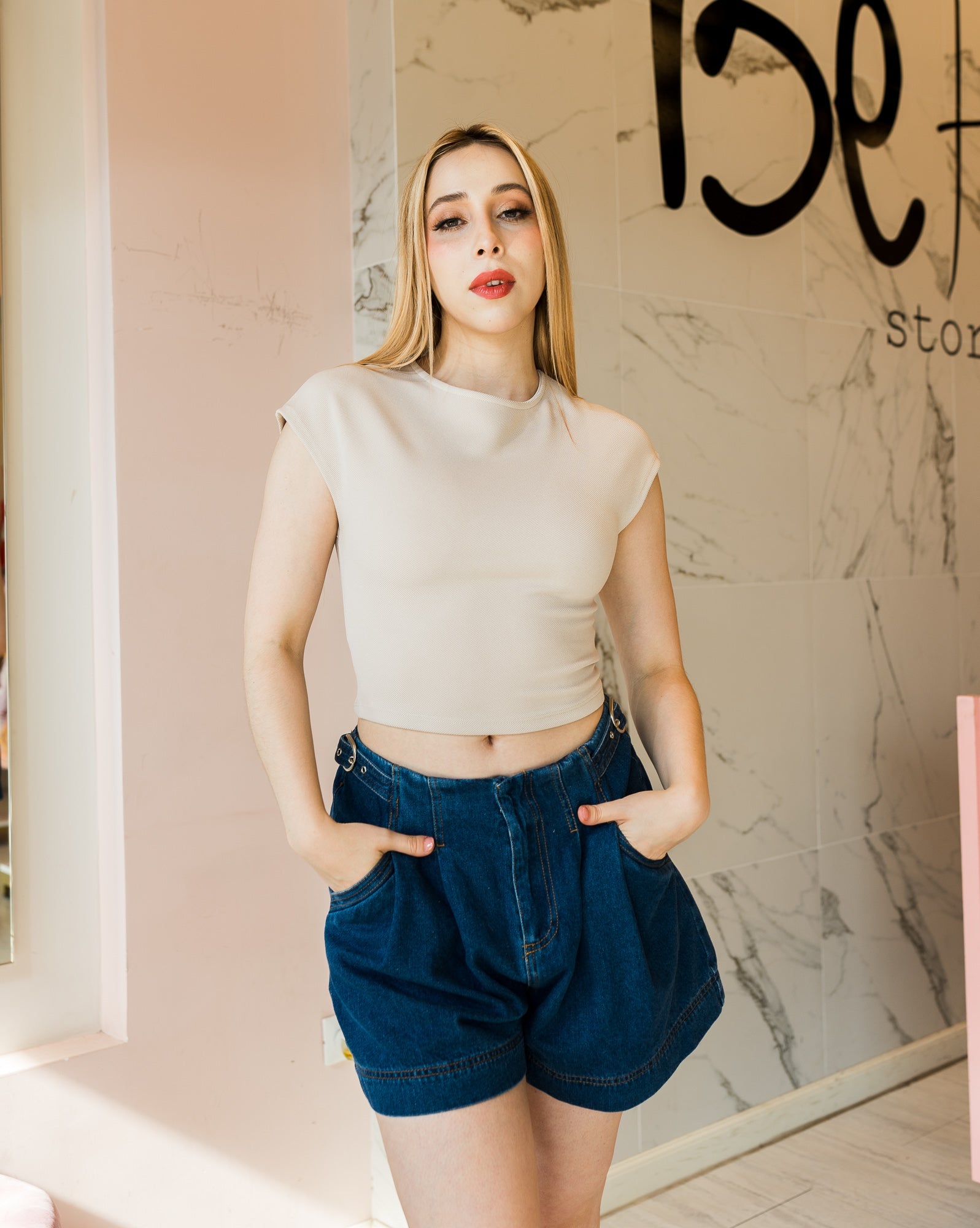 Top sin mangas con cuello redondo - Be Fashion Store