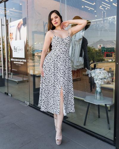 Vestido midi con abertura frontal floral - Be Fashion Store