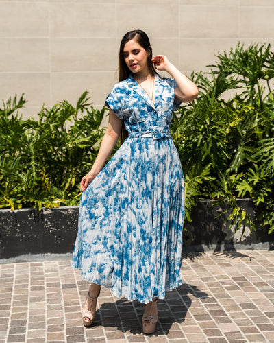 Vestido midi plisado estampado con cinturón - Be Fashion Store